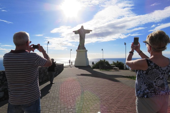 Madeira Highlights: Guided 4-Hour Tour from Funchal - Santo da Serra: inland roads and a cooler change of pace