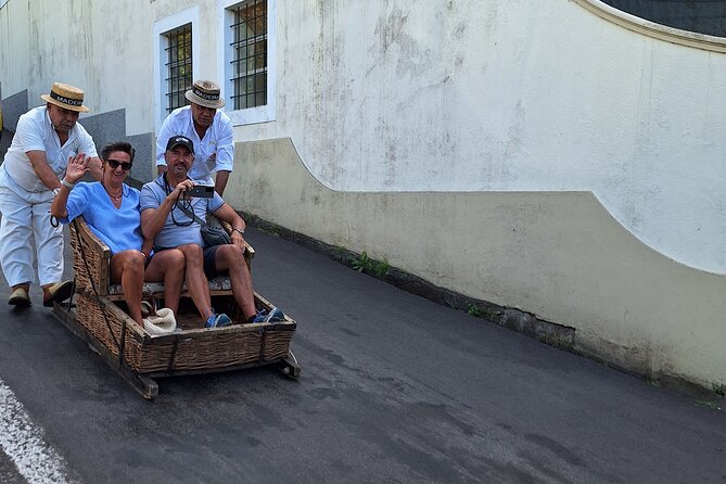Madeira Highlights: Toboggan, Garden & Cable Car (All-Inclusive) - Rising above Funchal by cable car