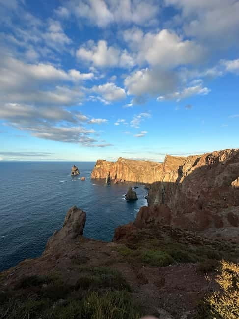 Madeira: Hike Transfer to Ponta de São Lourenço (PR8) - Following the 3-kilometer trail toward the sea