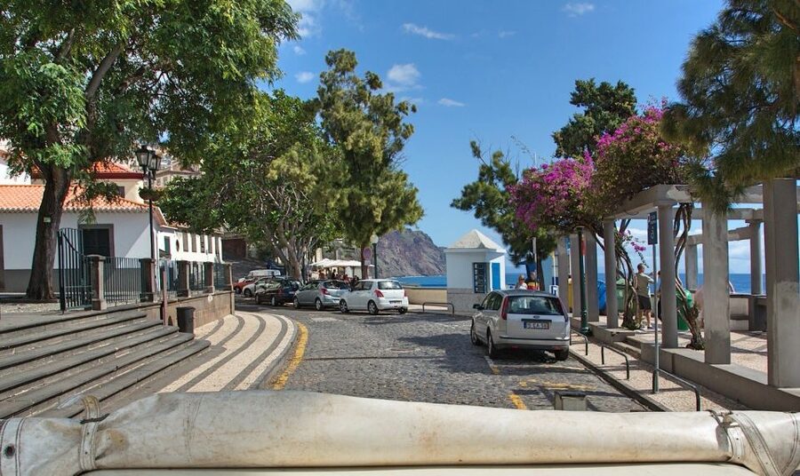 Madeira: Mini-Combo East Challenge: Jeep Safari + Levada - The 30-minute levada walk is the tour’s active center
