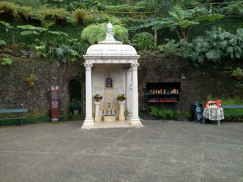 Madeira: Monte Sightseeing Tour & Toboggan Sled Ride - Starting in Monte Above Funchal