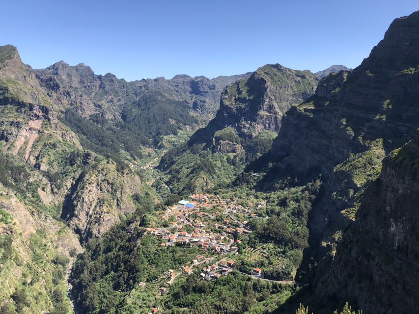 Madeira: Nun's Valley Private Tour - Guides who keep the history moving