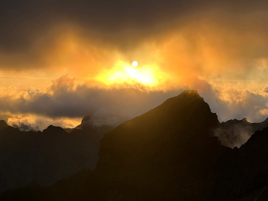 Madeira: Pico do Arieiro Sunset with Optional Dinner - Should you book the Pico do Arieiro sunset tour?