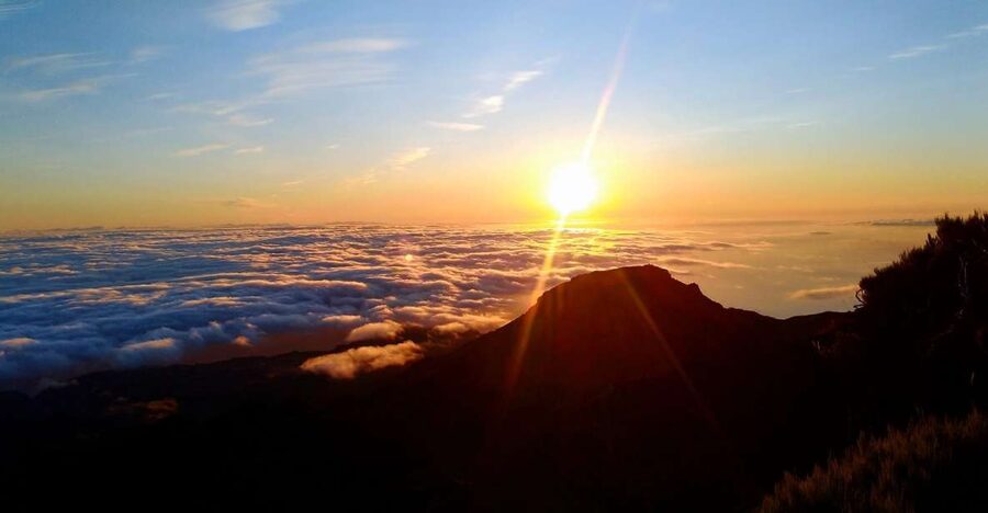 Madeira: Pico Ruivo Guided Sunrise Hike with Hotel Pickup - Why the dark approach to Pico Ruivo is special