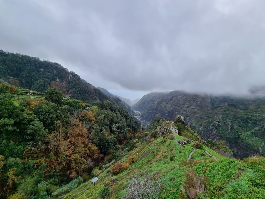 Madeira: Picturesque Peaks and Skywalk private 4x4 Jeep tour - A big view packed into three and a half hours