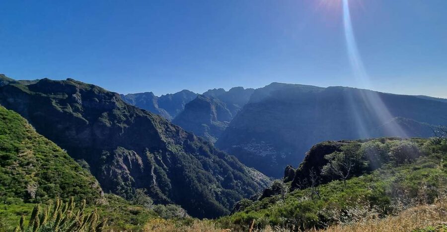 Madeira: Picturesque Peaks and Skywalk private 4x4 Jeep tour - Starting in Câmara de Lobos