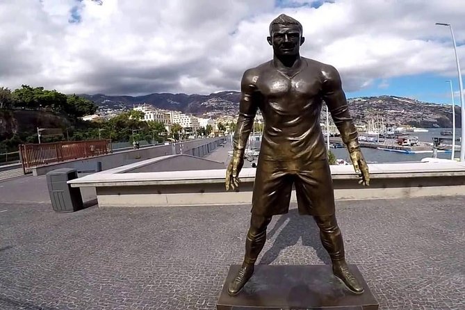 Madeira: Private Cristiano Ronaldo Tour with CR7 Museum - Barcelos viewpoint and the first chapter