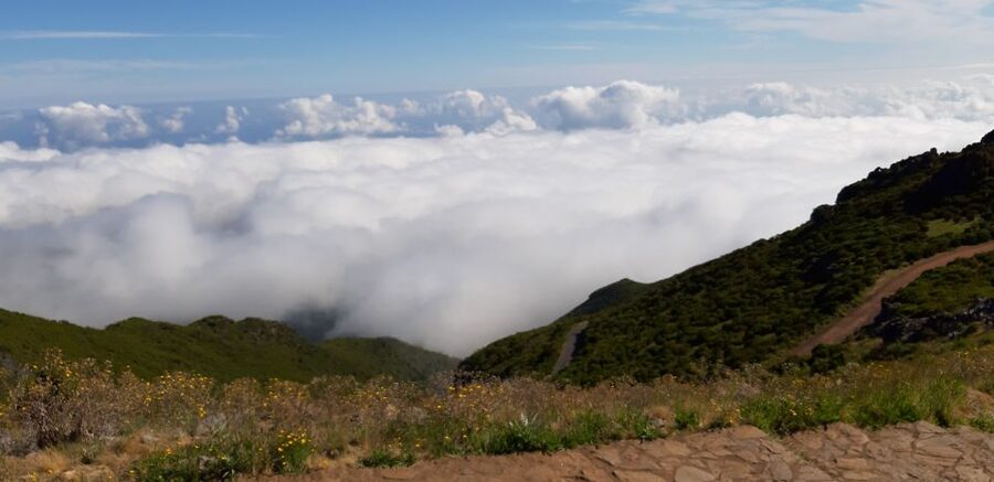 Madeira: Private Guided Achadas Teixeira - Pico Ruivo PR1.1 - The PR1.1 path to Pico Ruivo