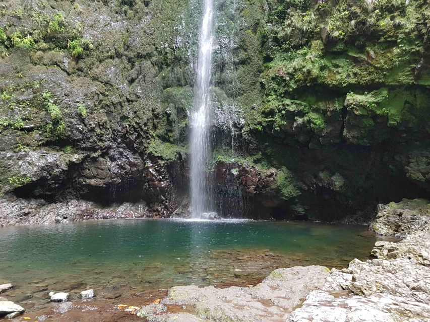 Madeira: Private Guided Levada Caldeirão Verde Walk PR9 - Views toward São Jorge and the neighboring mountains