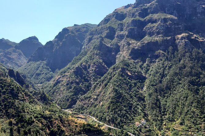 Madeira: Private Laurisilva Tour - Encumeada Viewpoint and the meeting of north and south