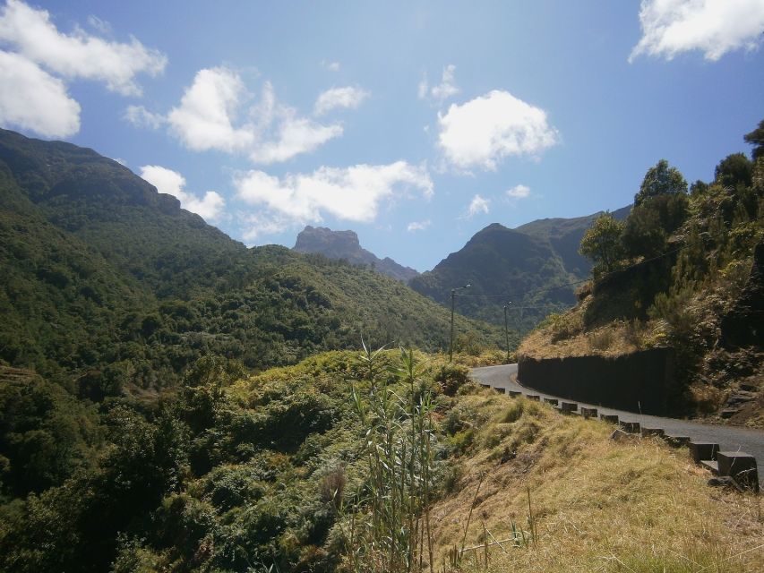 Madeira: Santana 6-Hour Full-Day Tour - Pico do Arieiro at 1,810 Meters