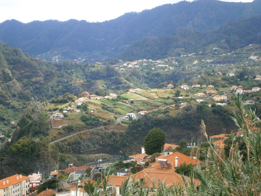 Madeira: Santana 6-Hour Full-Day Tour - Portela and Eagle’s Cliff