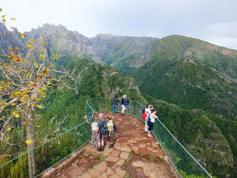 Madeira: Santana Jeep Safari and Balções Levada Walk - Santana brings Madeira’s traditional houses to life