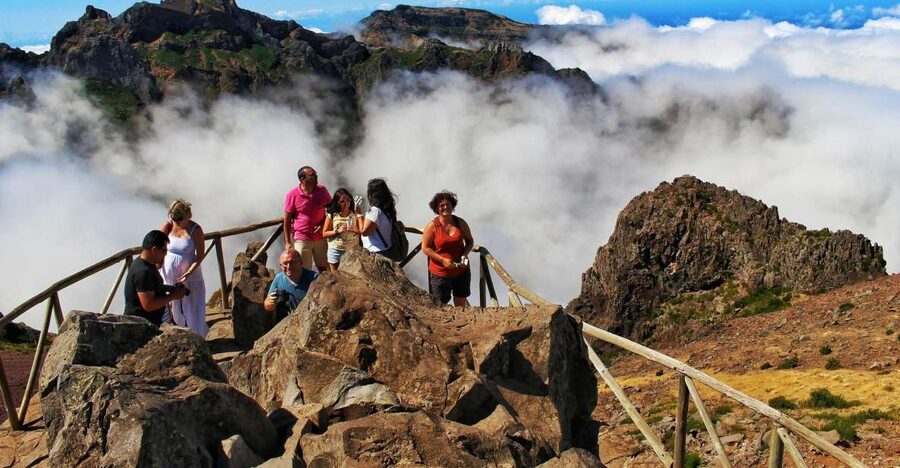 Madeira : Santana & Peaks full day tour by Open 4x4 - An open-top start from Funchal