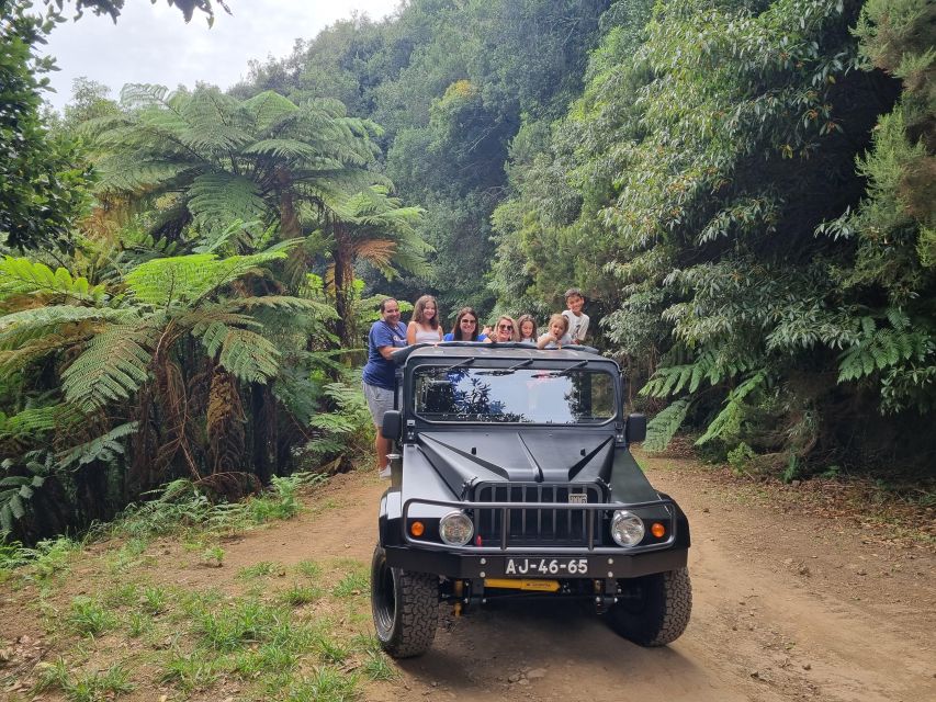 Madeira : Santana, Pico Arieiro, walk full day 4x4 Jeep tour - Pico do Arieiro: a dramatic first stop