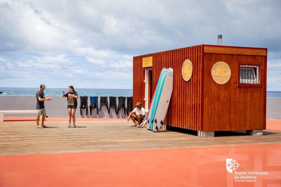 Madeira: surf lesson at Porto da Cruz - What happens during the two-hour lesson