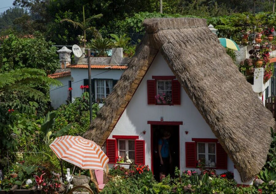 Madeira: The Enchanting North - Santana and its famous thatched roofs
