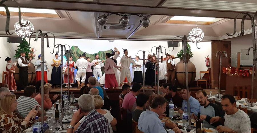 Madeira: Traditional Madeiran Dinner & Show - A Madeiran dinner built around espetada