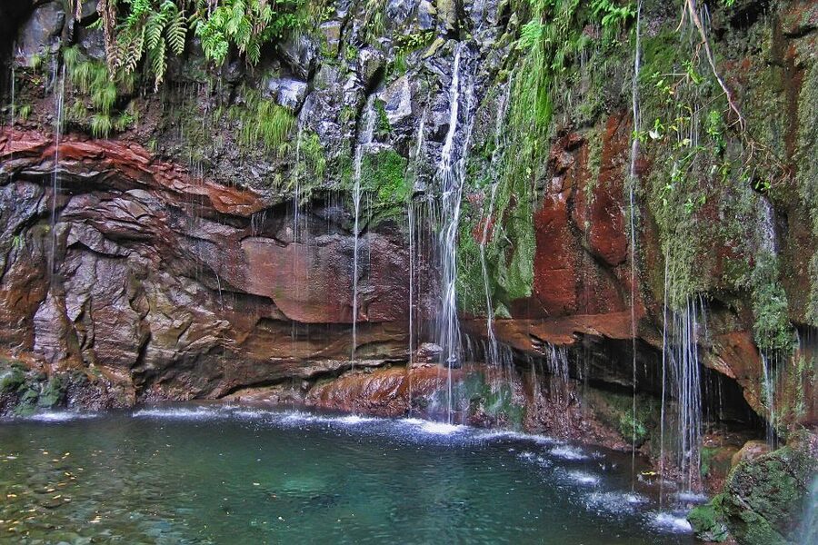 Madeira Walks - Rabaçal and the 25 Fountains - The 800-meter tunnel adds a little adventure