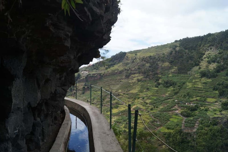 Madeira: Wet your hair in the amazing Levada Nova / Moinhos - Ponta do Sol after the trail