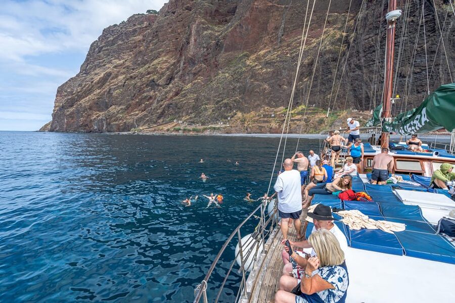 Madeira : Whales and Dolphins wooden boat excursion - What wildlife watching feels like from the boat