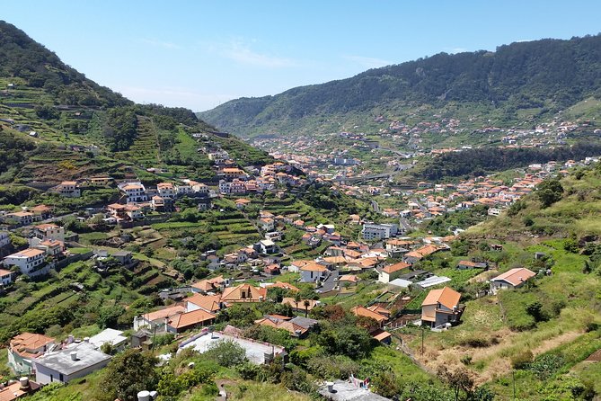 Maroços - Mimosa Valley - Machico valley views and everyday island life