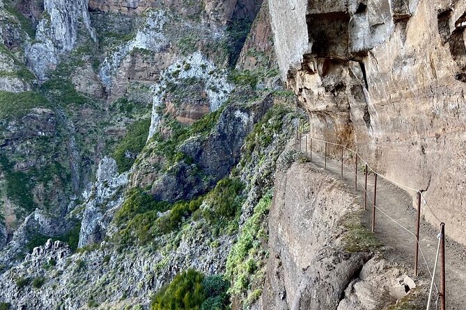 Morning Transfer To Pico Do Arieiro, Hike To Pico Ruivo & Return From Teixeira - Achada do Teixeira and the return ride