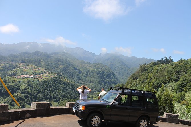 North Tour & Wine Tasting - 4x4 (Small Groups) - Santa Cruz: church, market, and town life