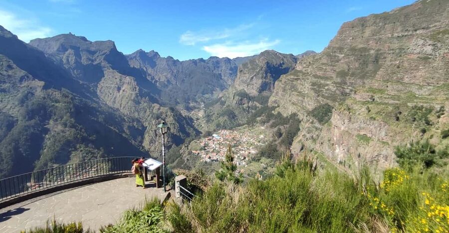 Nun's Valley & Pico dos Barcelos Madeira Island Tour - Three Madeira views in three and a half hours