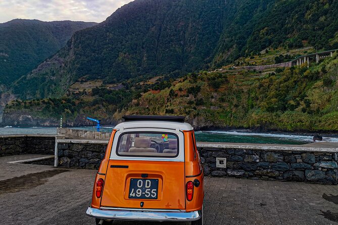 Oldtimer Sightseeing Tour in the West and Northwest - Cabo Girão and the road to Ribeira Brava
