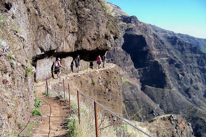 Pico Arieiro To Pico Ruivo / Highest Peak Challenge - Why the guide can make the difference
