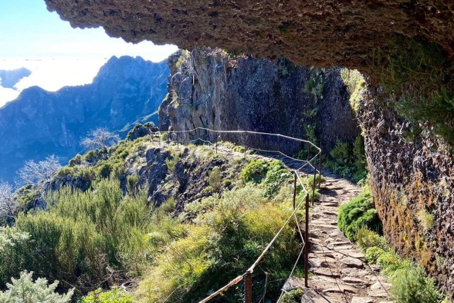 Pico Do Arieiro Pico Ruivo Sunrise or Morning Hike Transfers - PR1, the famous route toward Pico Ruivo