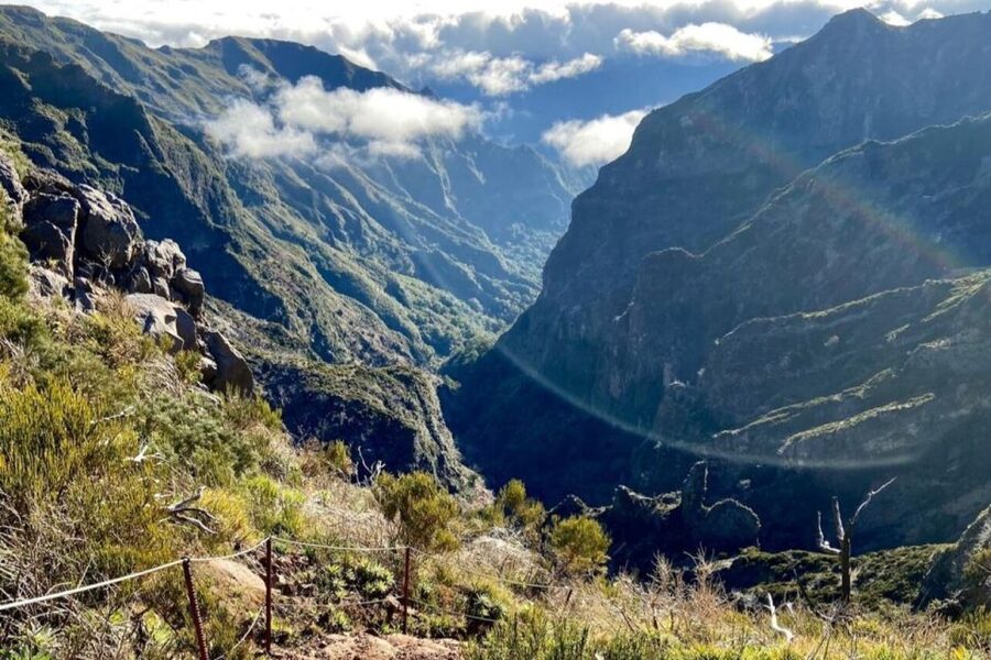 Pico Do Arieiro Pico Ruivo Sunrise or Morning Hike Transfers - What you should pack