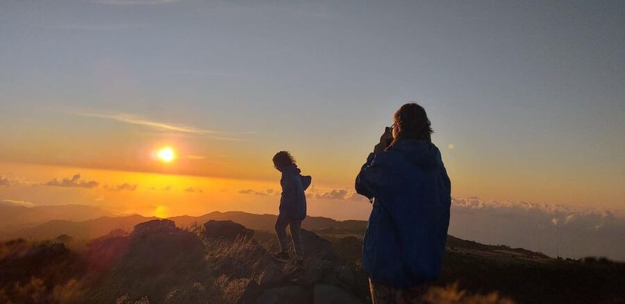 Pico do Arieiro: Private 4x4 Sunrise Trip with Hot Drinks - Reaching Pico do Arieiro at sunrise