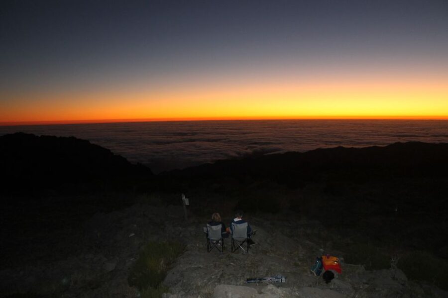Pico do Arieiro: Private 4x4 Sunrise Trip with Hot Drinks - Guides, languages, and the human side