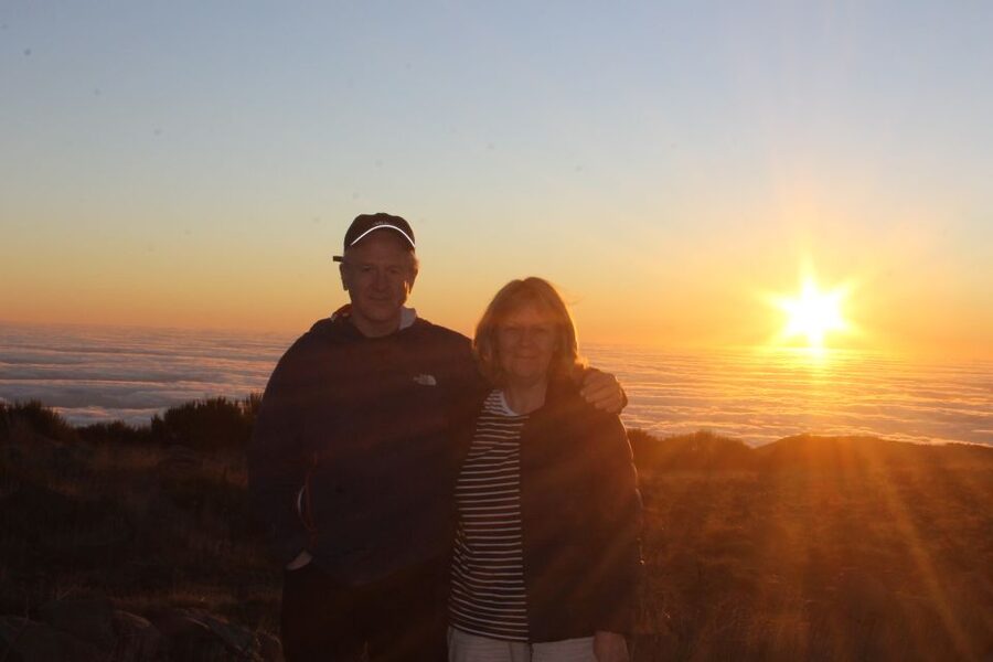 Pico do Arieiro: Private 4x4 Sunrise Trip with Hot Drinks - Should you book the Pico do Arieiro sunrise trip?