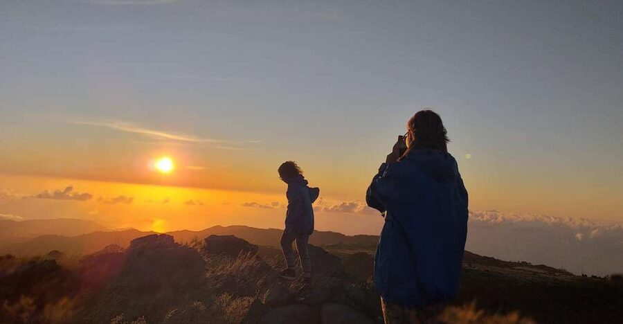 Pico do Arieiro: Private 4x4 Sunrise Trip with Hot Drinks - Warm coffee, chairs, and a better wait