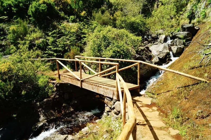 Pico do Arieiro - Stairway to Heaven Hike - Sunrise Option - The Stairway to Heaven and PR3 route