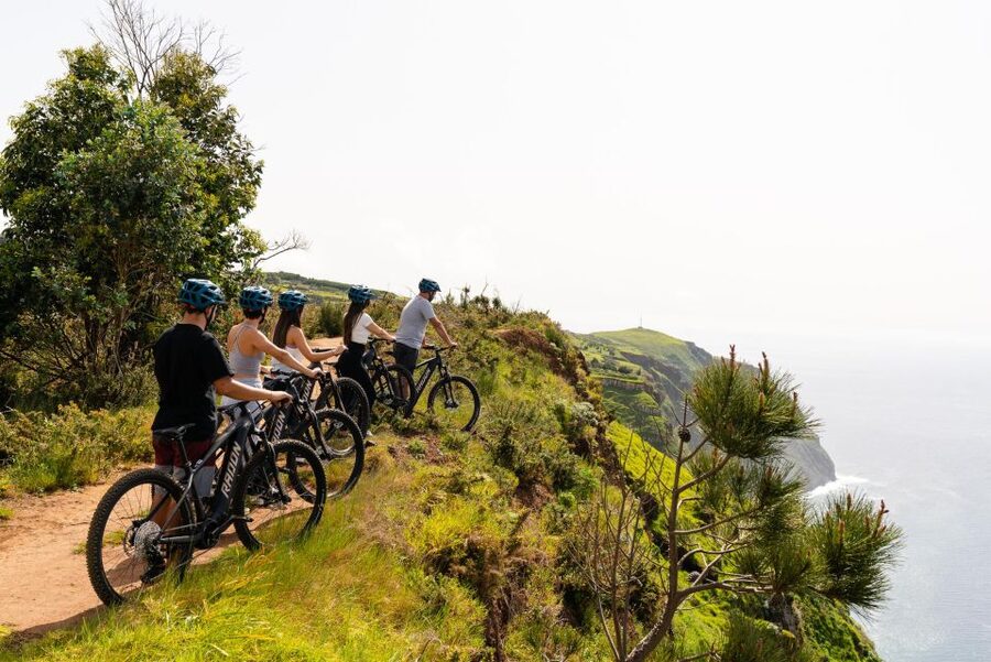 Ponta do Pargo: Madeira E-Bike Rental - Starting on easier roads and winding paths
