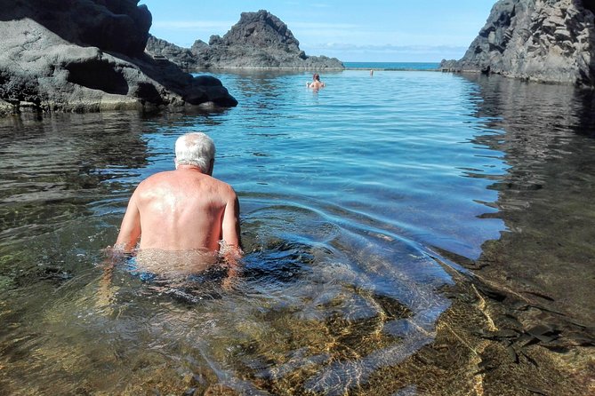 Porto Moniz 4x4 West tour - Poças das Lesmas and Seixal’s Black Sand