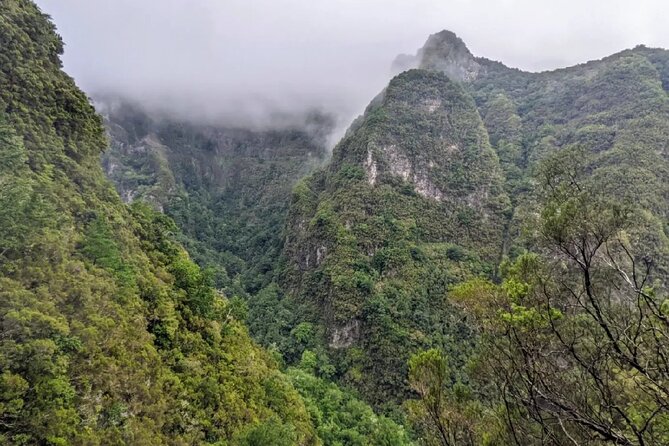 PR9 Caldeirão Verde Queimadas Levada Self-Guided Hiking Transfer - Waterfalls, pauses, and the value of walking independently