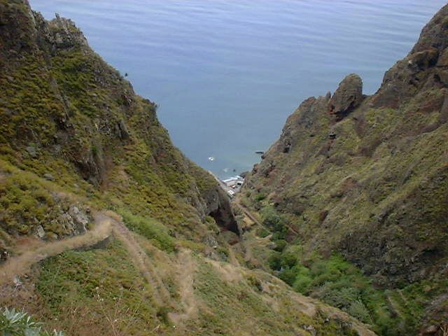Prazeres: Full-Day Nature Walk - How the guide affects the experience