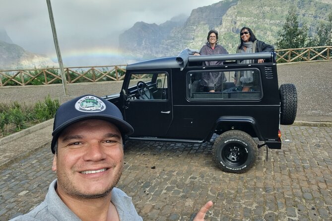Private 4x4 Jeep Half Day - Picturesque Peaks, Vineyards, Skywalk - Câmara de Lobos and the xavelhas