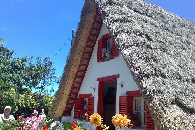 Private - Balcões Walk & A-Framed Houses Tour - Pico do Arieiro brings the high mountain drama