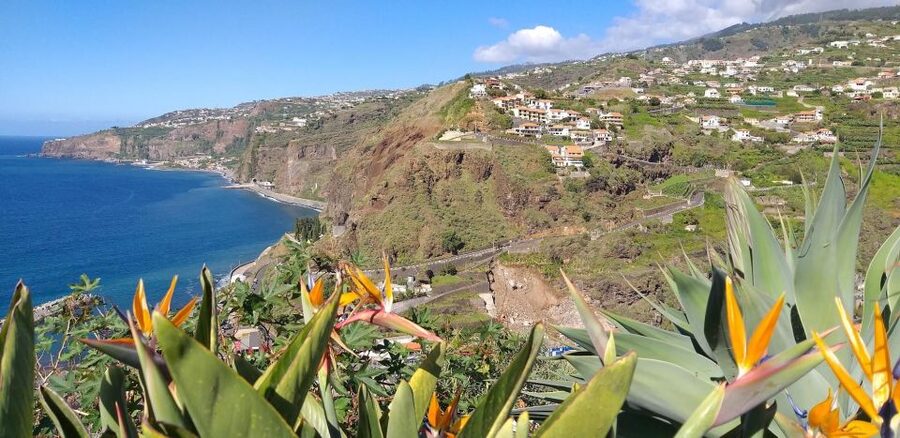 Private Minubus 8 seater - The central route reaches Nuns Valley and Pico do Arieiro