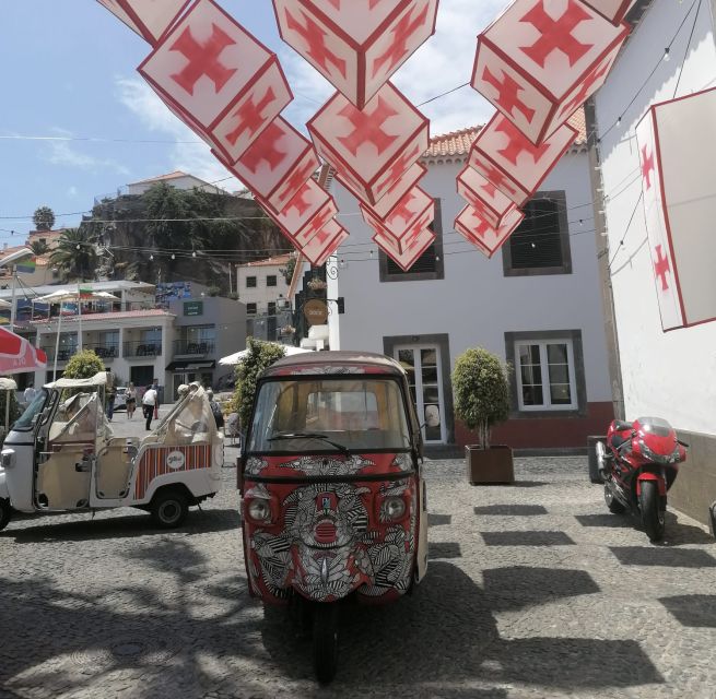 Private tour:Câmara de Lobos Churchill Bay Guided Tuk Tuk - What the private format changes