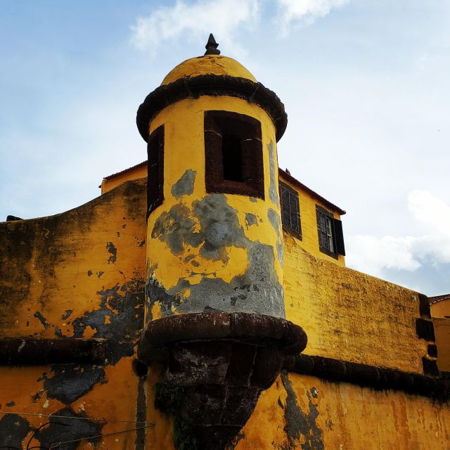 Private Tour:Historical Old Town 1-Hour Tour by Tuk Tuk - What your private guide adds
