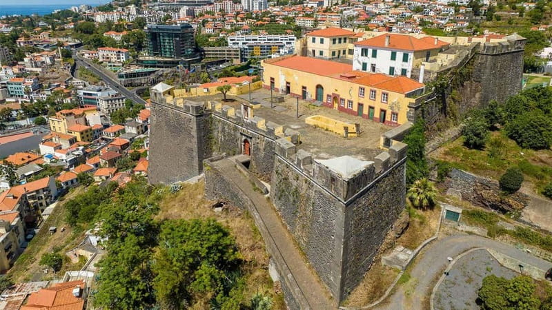 Private Vespa Tour Funchal & Câmara Lobos (3hrs) - Pico Fortress and the first city views