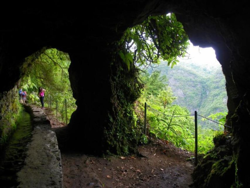 Queimadas Caldeirão Verde Walking tour with guide - What the $45 price really covers