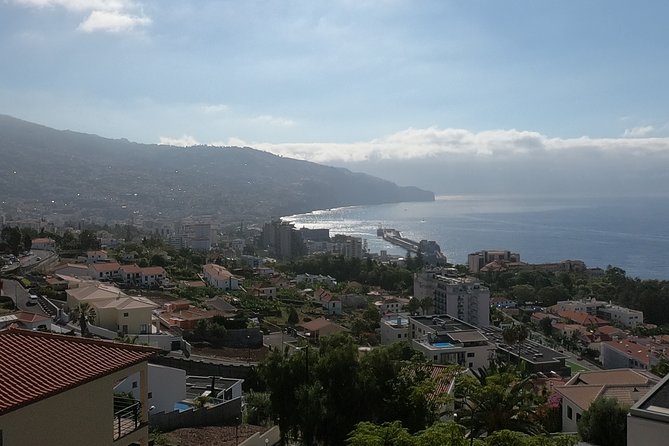 Real Life, Mountains & Sea Cliffs + Lunch + Levada walk - 6 hours - Why a private jeep is a good way to see Madeira